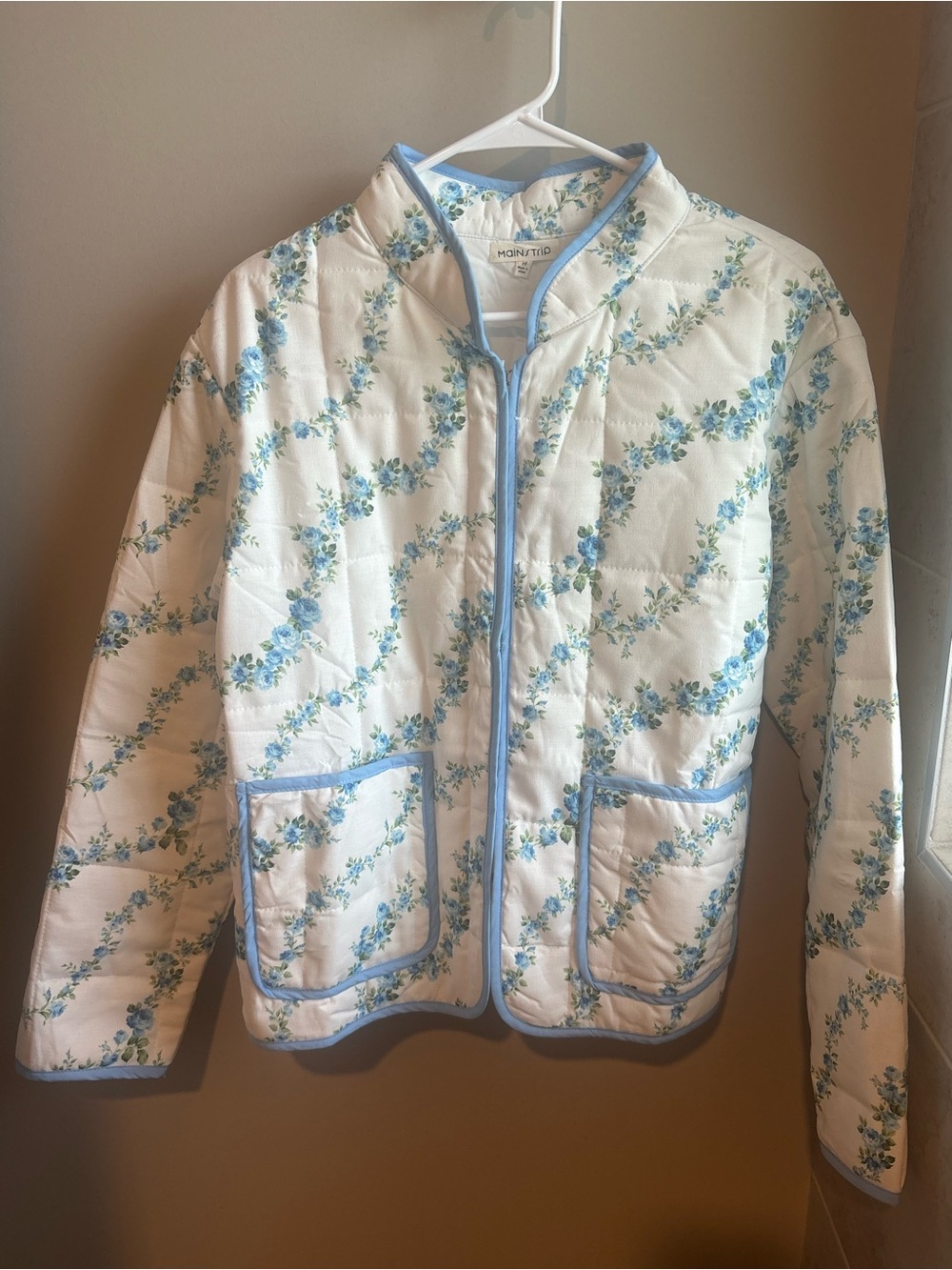 Main Strip White Quilted Jacket with Blue Floral Print